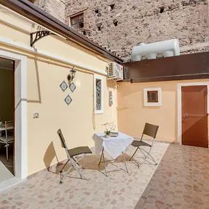 Apartment With Terrace- Casa Mariella