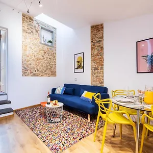 Apartment Historic Center Renovated Apartment- Amazing Location-by Likehomeflorence