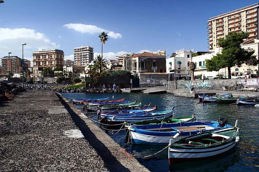 *** Konukevi Etna Suite Group Katanya İtalya