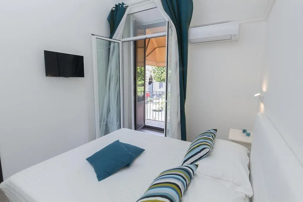 *** Konukevi Etna Suite Group Katanya İtalya